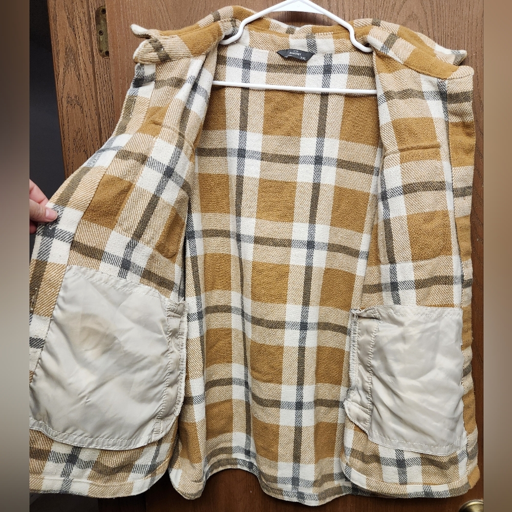 Shacket Plaid Button-Up Shirt Jacket - Picture 3 of 4